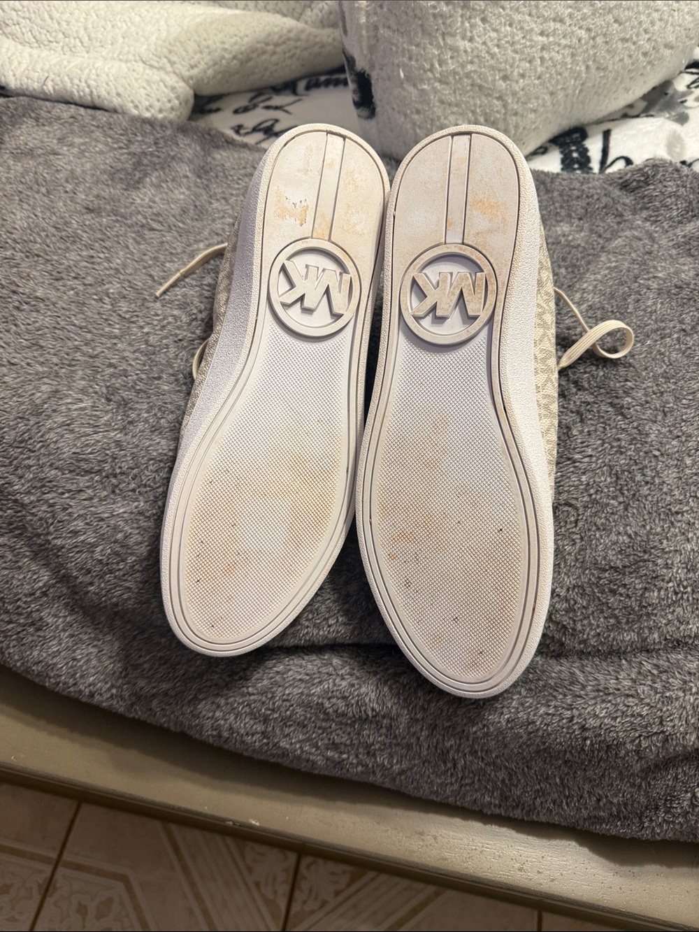 Shoes - Picture 3 of 3